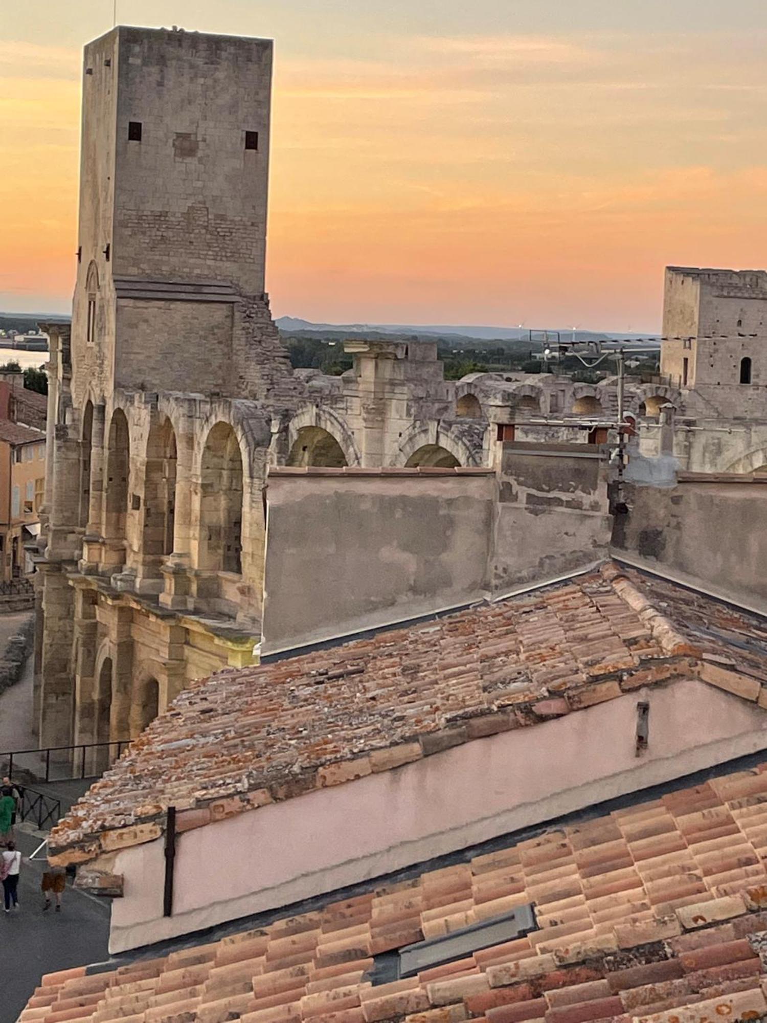 Le Petit Arles Apartamento Exterior foto